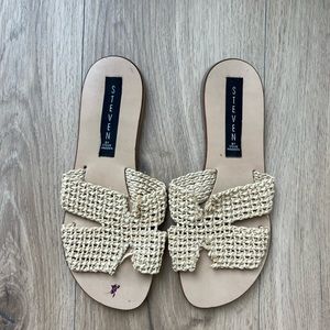 H sandal